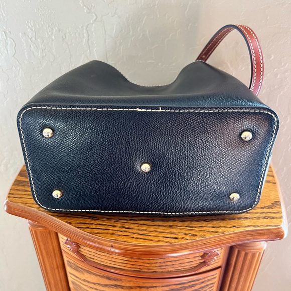 Dooney & Bourke Purse Authentic - Picture 4 of 11
